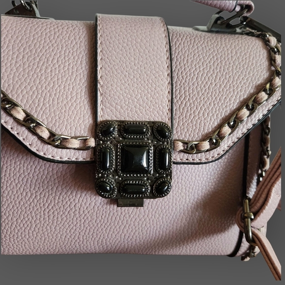 Womens Chic Chain Link Style Lavender Crossbody Bag - Picture 4 of 16